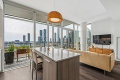 105 George Street 1910, Toronto, ON M5A 0L4