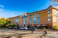 211 Randolph Road 316, Toronto, ON M4G 4H1