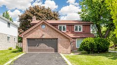 22 Denlow Boulevard, Toronto, ON M3B 1P4