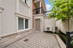 17 Coneflower Crescent 105, Toronto, ON M2R 0A5