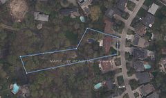 16 Brian Cliff Drive, Toronto, ON M3B 2G2