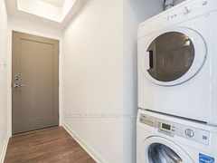 42 Charles Street E 2407, Toronto, ON M4Y 0B7
