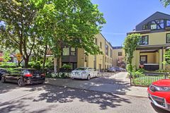 306 Sackville Street 4, Toronto, ON M5A 3G2