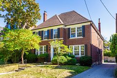 29 Whitehall Road Basement, Toronto, ON M4W 2C5