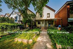 739 Manning Avenue, Toronto, ON M6G 2W5