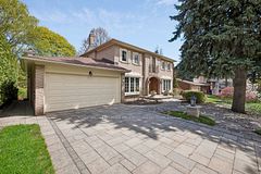 18 Swansdown Drive, Toronto, ON M2L 2N1
