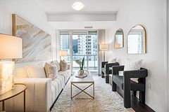 25 Holly Street 610, Toronto, ON M4S 0E3