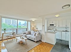 666 Spadina Avenue 903, Toronto, ON M5S 2H8