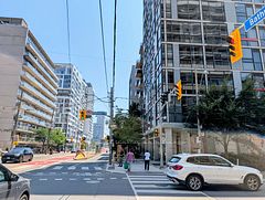 60 Bathurst Street 210, Toronto, ON M5V 2P7
