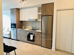 11 Lillian Street 506, Toronto, ON M4S 0C3