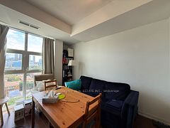 10 Willison Square 1012, Toronto, ON M5T 0A8