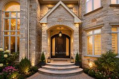 2706 Bayview Avenue, Toronto, ON M2L 1B9