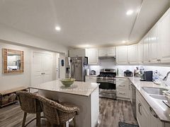 117 Chaplin Crescent Garden, Toronto, ON M5P 1A6