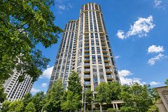 80 Harrison Garden Boulevard 323, Toronto, ON M2N 7E3