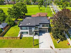 52 Grantbrook Street N, Toronto, ON M2R 2E9