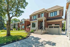61 Rykert Crescent, Toronto, ON M4G 2T2