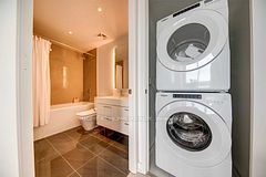 1 Yorkville Avenue 3503, Toronto, ON M4W 1L1
