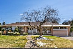 66 Carscadden Drive, Toronto, ON M2R 2A9