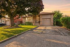 34 Clifton Avenue, Toronto, ON M3H 4L1