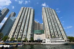 77 Harbour Square 1602, Toronto, ON M5J 2S2