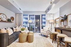 20 Bruyeres Mews 313, Toronto, ON M5V 0G8