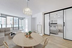 111 Elizabeth Street 818, Toronto, ON M5G 1P7