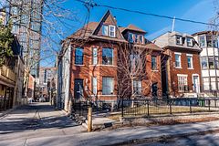 118 Pembroke Street 1, Toronto, ON M5A 2N8