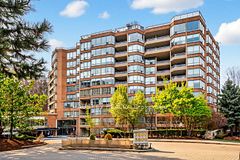 3800 Yonge Street 402, Toronto, ON M4N 3P7