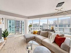 30 Grand Trunk Crescent 1911, Toronto, ON M5J 3A4