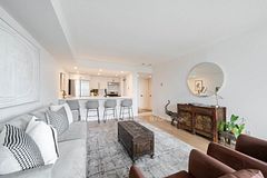 77 Harbour Square 1111, Toronto, ON M5J 2S2