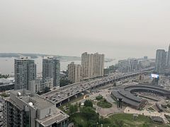 30 GRAND TRUNK Crescent 3712, Toronto, ON M5J 3A4