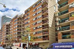 71 Mccaul Street 143, Toronto, ON M5T 2X1