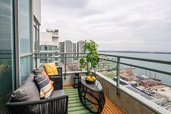230 Queens Quay W 2811, Toronto, ON M5J 2Y7