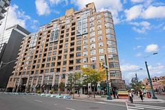 438 Richmond Street W 819, Toronto, ON M5V 3S6