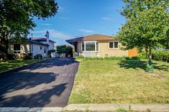 60 Warner Avenue, Toronto, ON M4A 1Z4