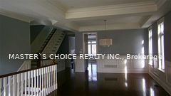 21 Leona Drive, Toronto, ON M2N 4V3