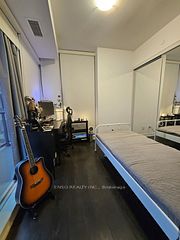 297 College Street 1221, Toronto, ON M5T 0C2