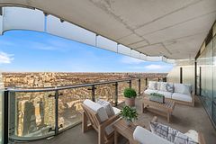 1 Bloor Street E 6010, Toronto, ON M4W 0A8