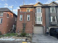 17 Protea Gardens, Toronto, ON M2K 2W5