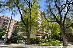 85 Lawton Boulevard 404, Toronto, ON M4V 1Z7