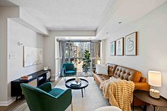 18 Beverley Street 416, Toronto, ON M5T 3L2