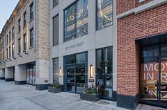 327 King Street W 805, Toronto, ON M5V 0W7