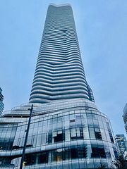 11 Wellesley Street W 4507, Toronto, ON M4Y 0G4