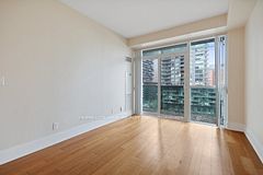 70 Roehampton Avenue 1914, Toronto, ON M4P 1R2