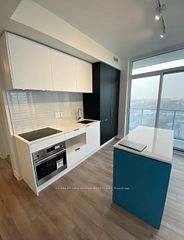 33 Helendale Avenue 1812, Toronto, ON M4R 0A4