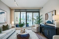 18 Yorkville Avenue 210, Toronto, ON M4W 3Y8