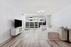 263 Wellington Street W 301, Toronto, ON M5V 1E1