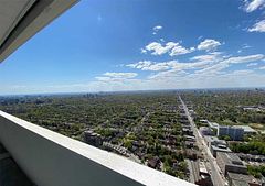 2221 Yonge Street 5009, Toronto, ON M4S 2B5