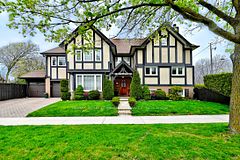 39 Prattley Drive, Toronto, ON M2J 2K1