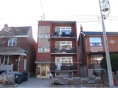 198 Markham Street 2, Toronto, ON M6J 2G6